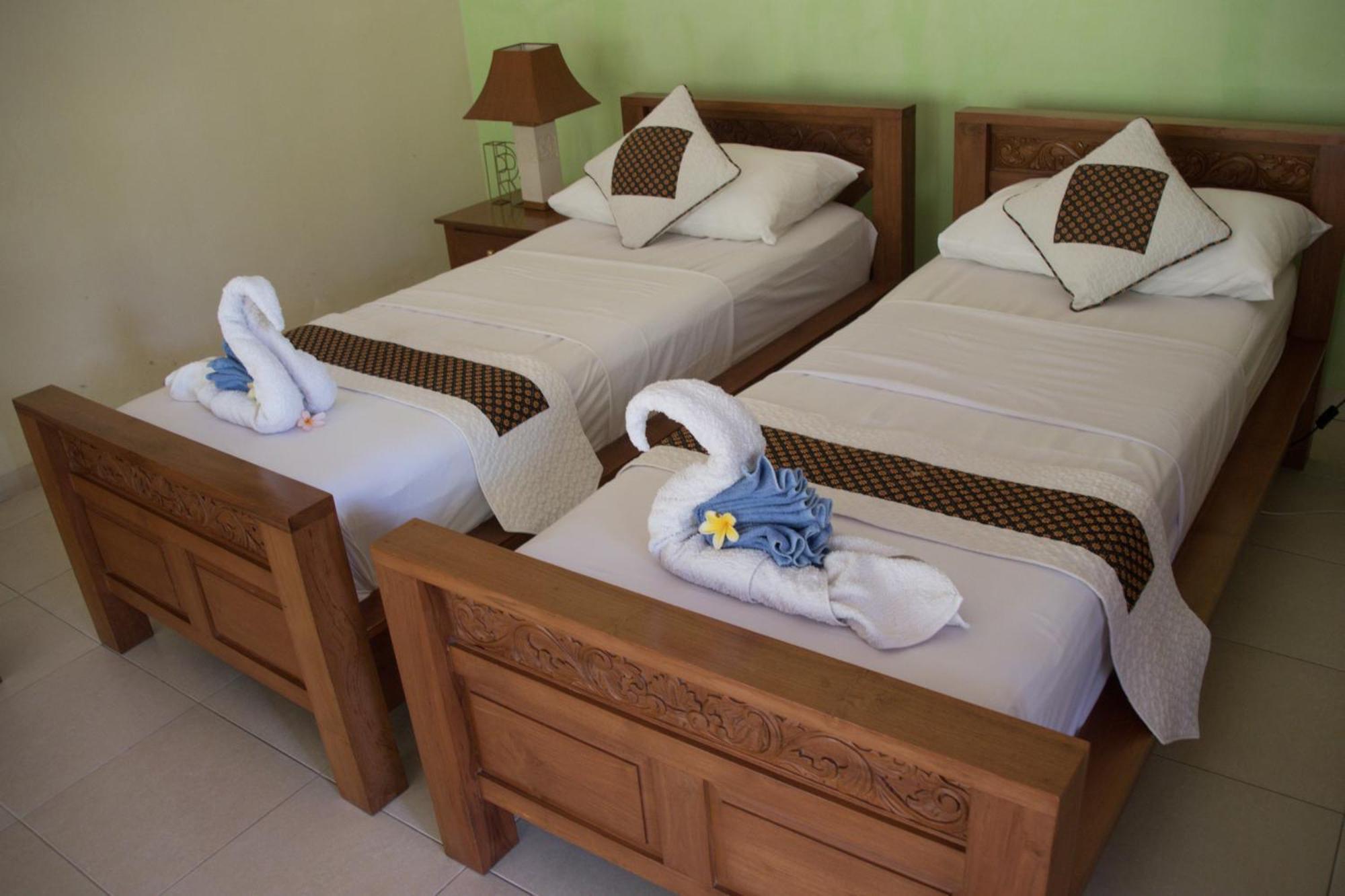 Guesthouse Rumah Senang Kalibaru ภายนอก รูปภาพ