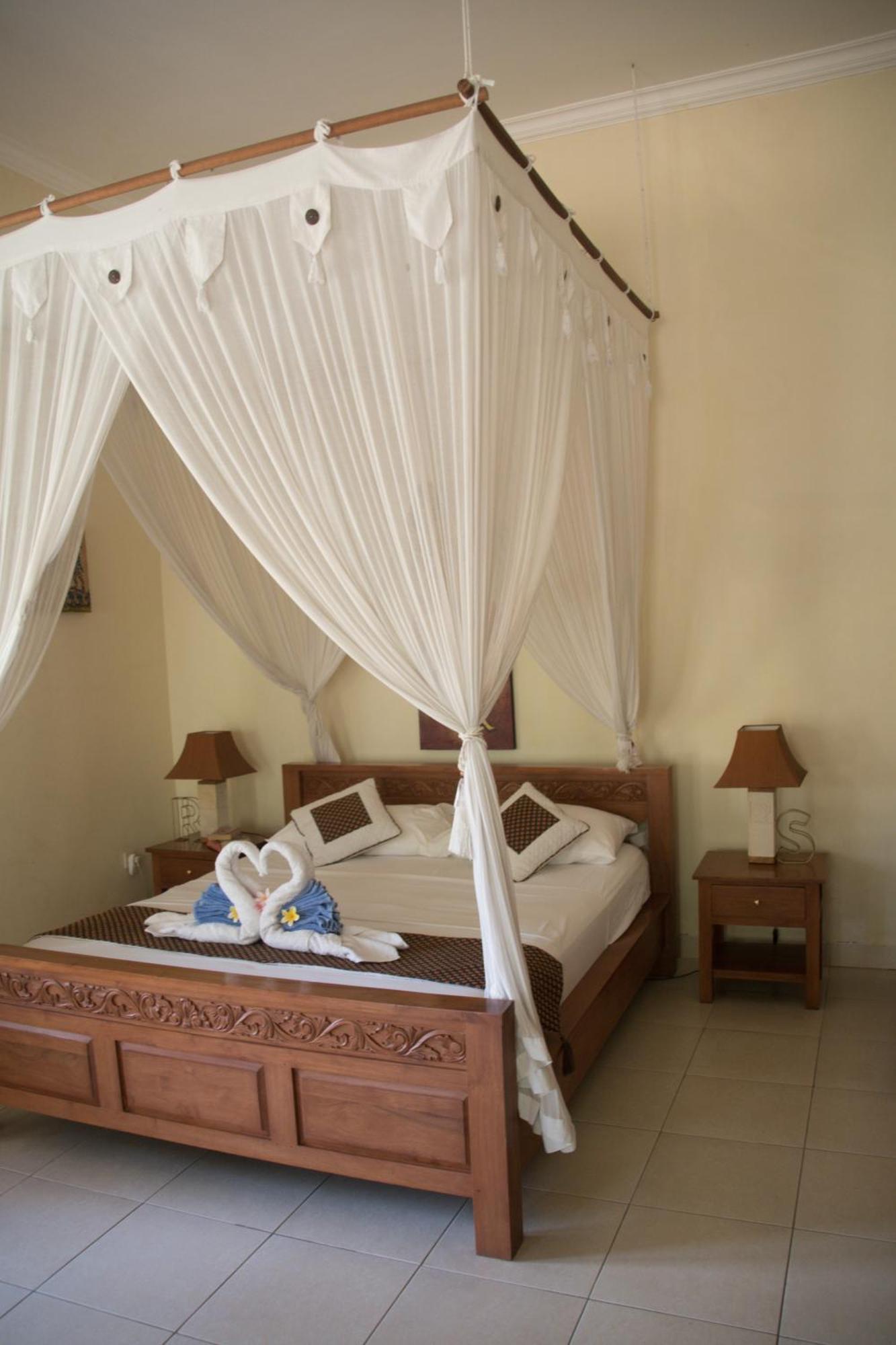 Guesthouse Rumah Senang Kalibaru ภายนอก รูปภาพ