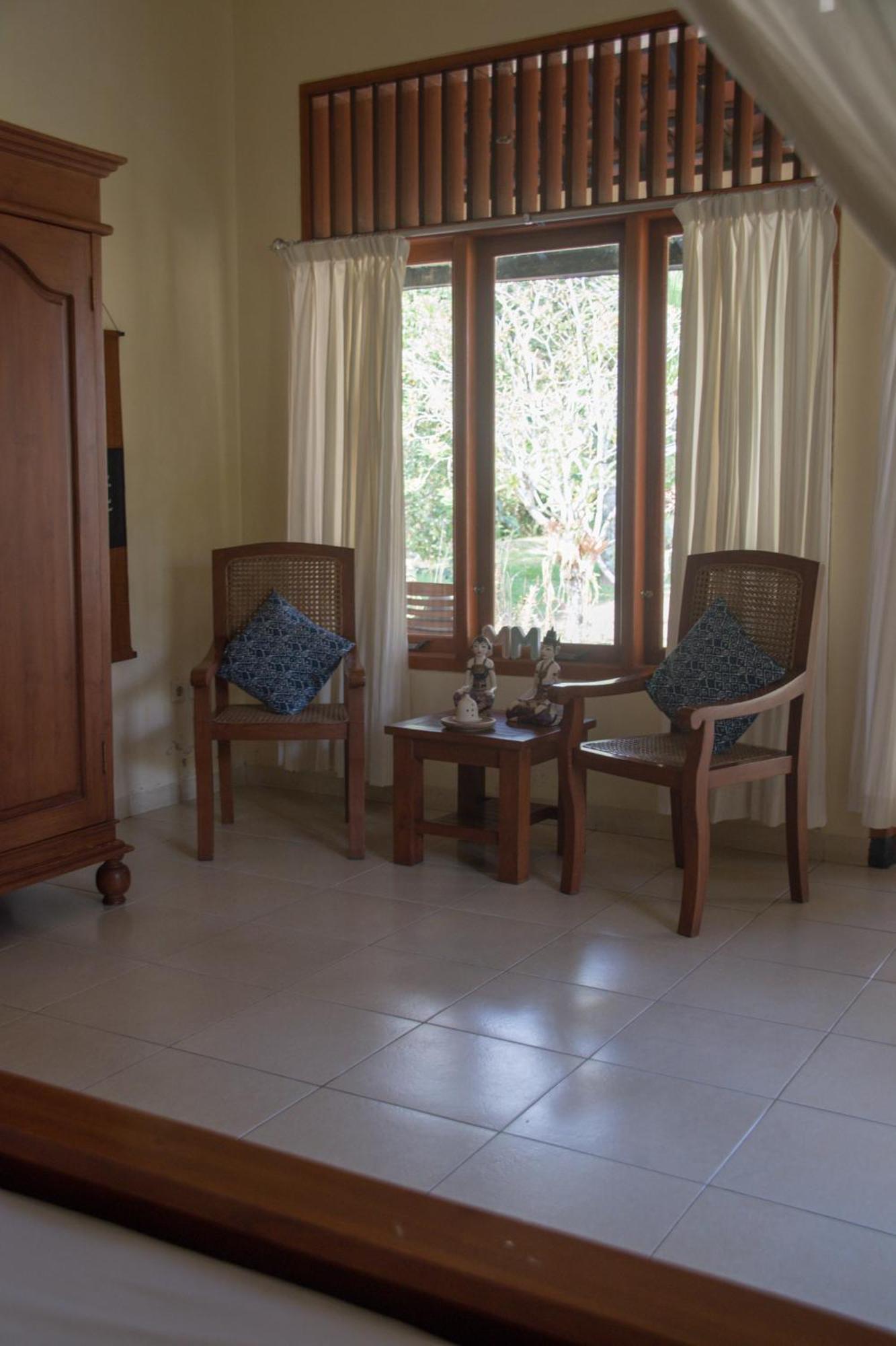 Guesthouse Rumah Senang Kalibaru ภายนอก รูปภาพ