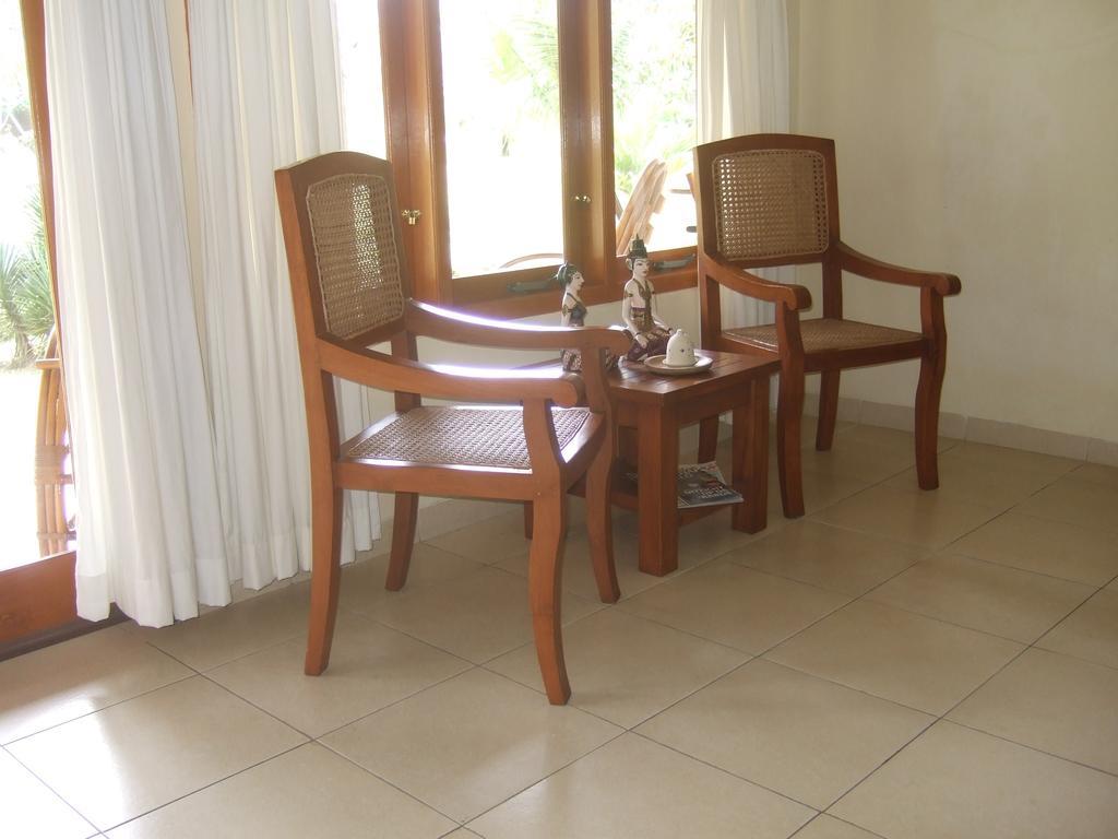 Guesthouse Rumah Senang Kalibaru ภายนอก รูปภาพ