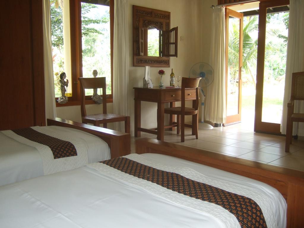 Guesthouse Rumah Senang Kalibaru ภายนอก รูปภาพ