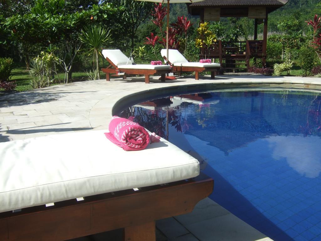 Guesthouse Rumah Senang Kalibaru ภายนอก รูปภาพ