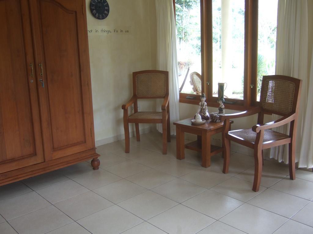 Guesthouse Rumah Senang Kalibaru ภายนอก รูปภาพ